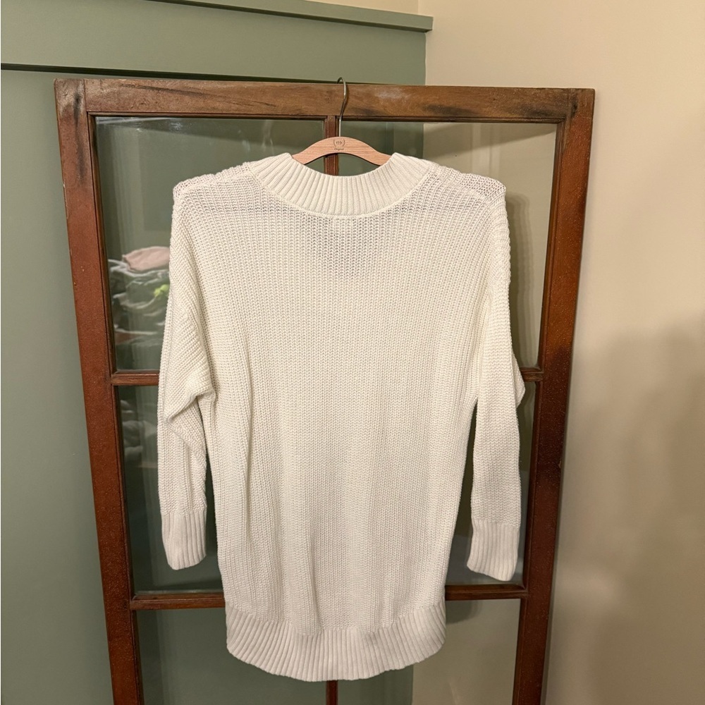 Aerie White V-Neck Knit Sweater - Size XS - Picture 3 of 3